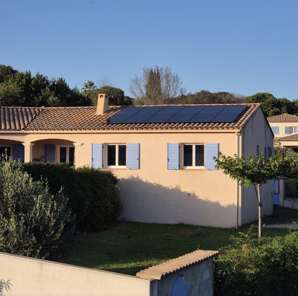 technicien panneau photovoltaique